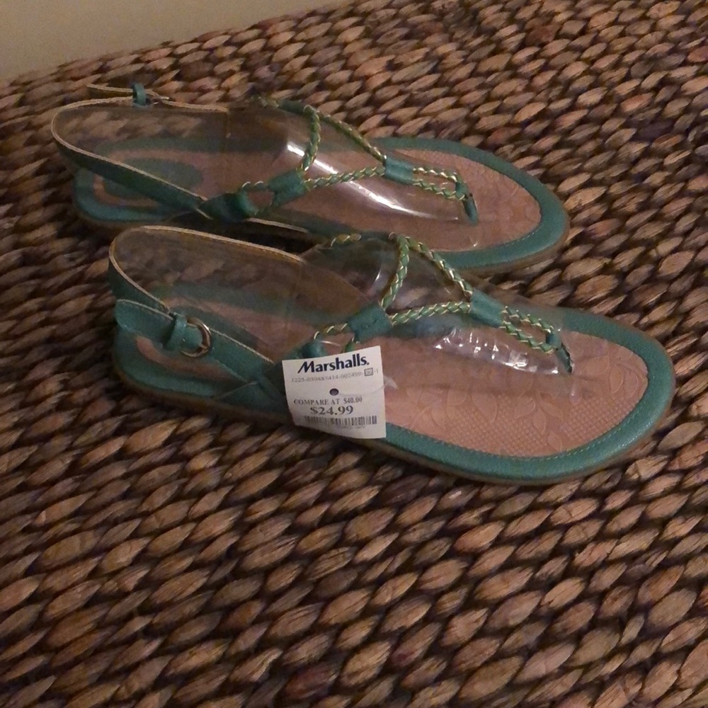 Sandals - Picture 2 of 3